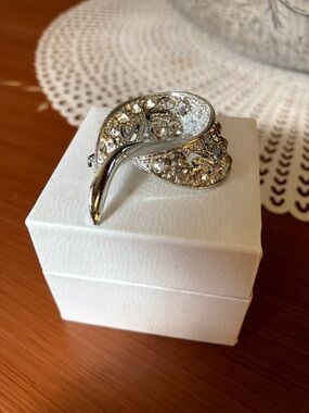 Vintage crystal silver tone leaf brooch